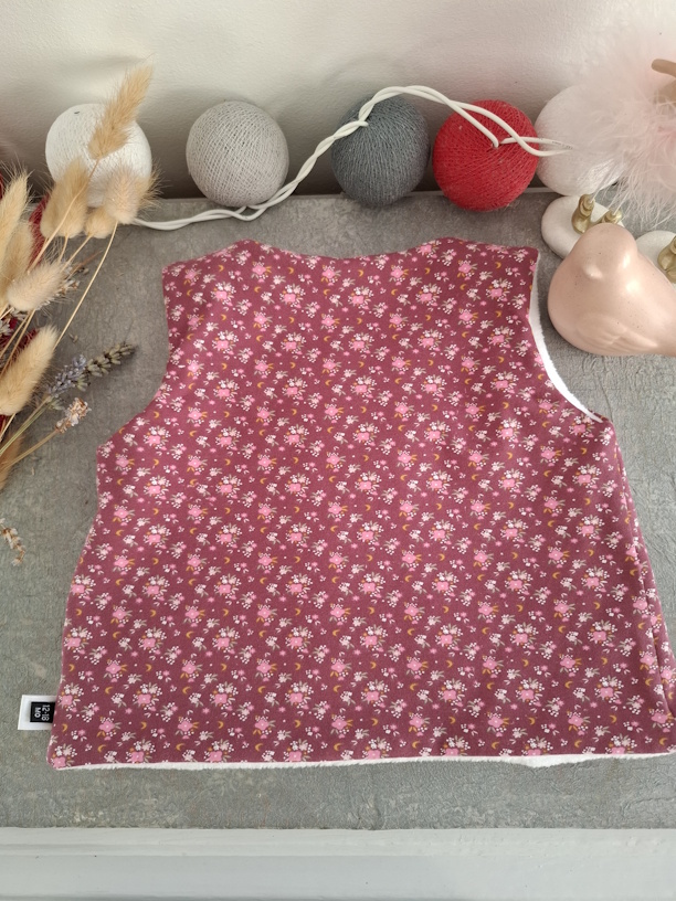 Gilet fleurs framboise3